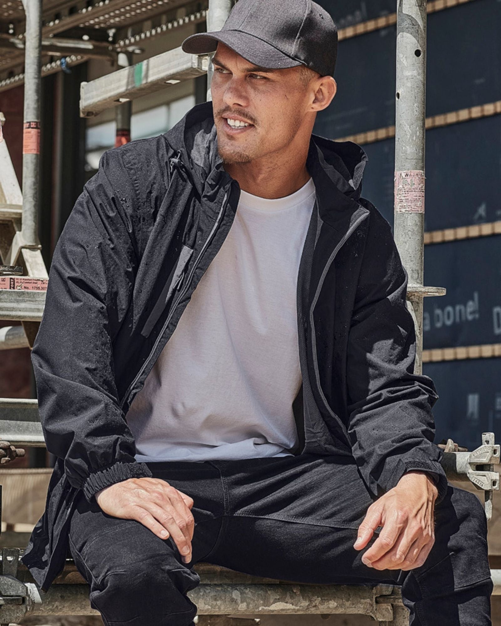 UNISEX SUPER LIGHT PACKABLE RAIN JACKET