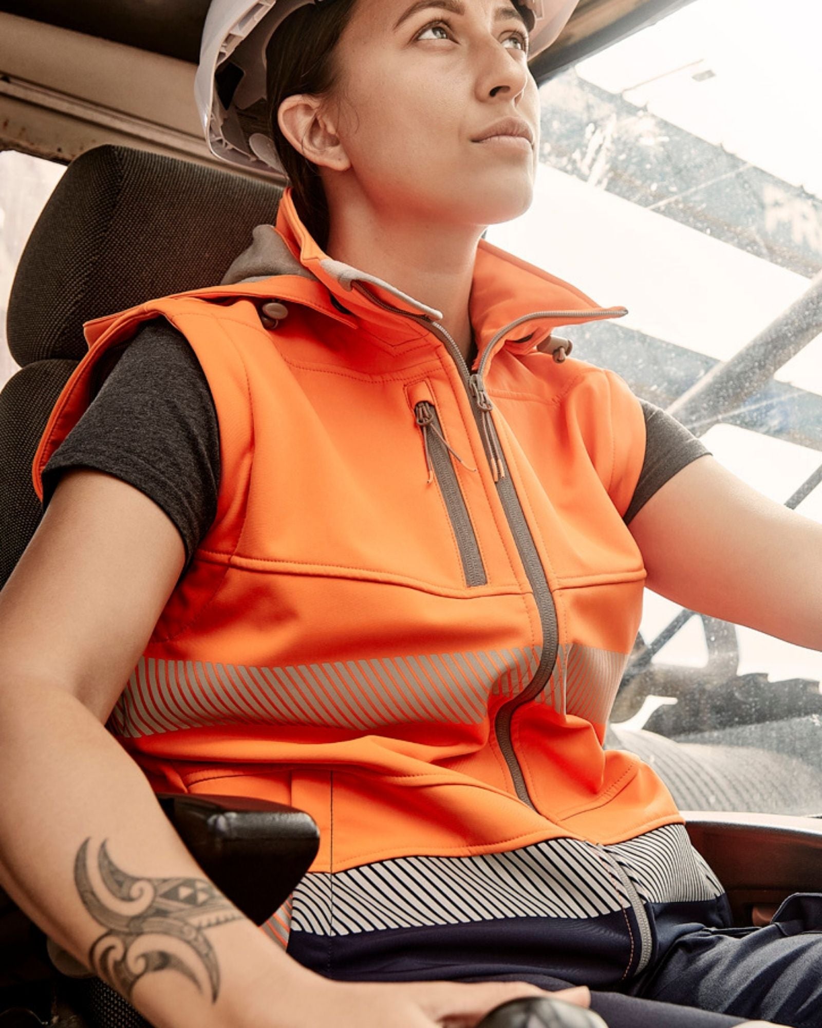 Syzmik Womens Streetworx 2 In 1 Stretch Softshell Jacket ZJ753